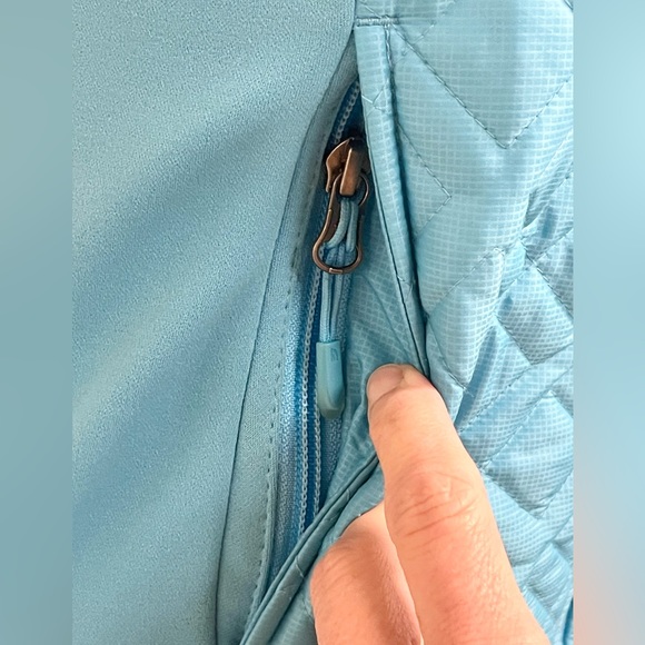 Pretty North Face lightweight puffer vest! - Picture 9 of 11